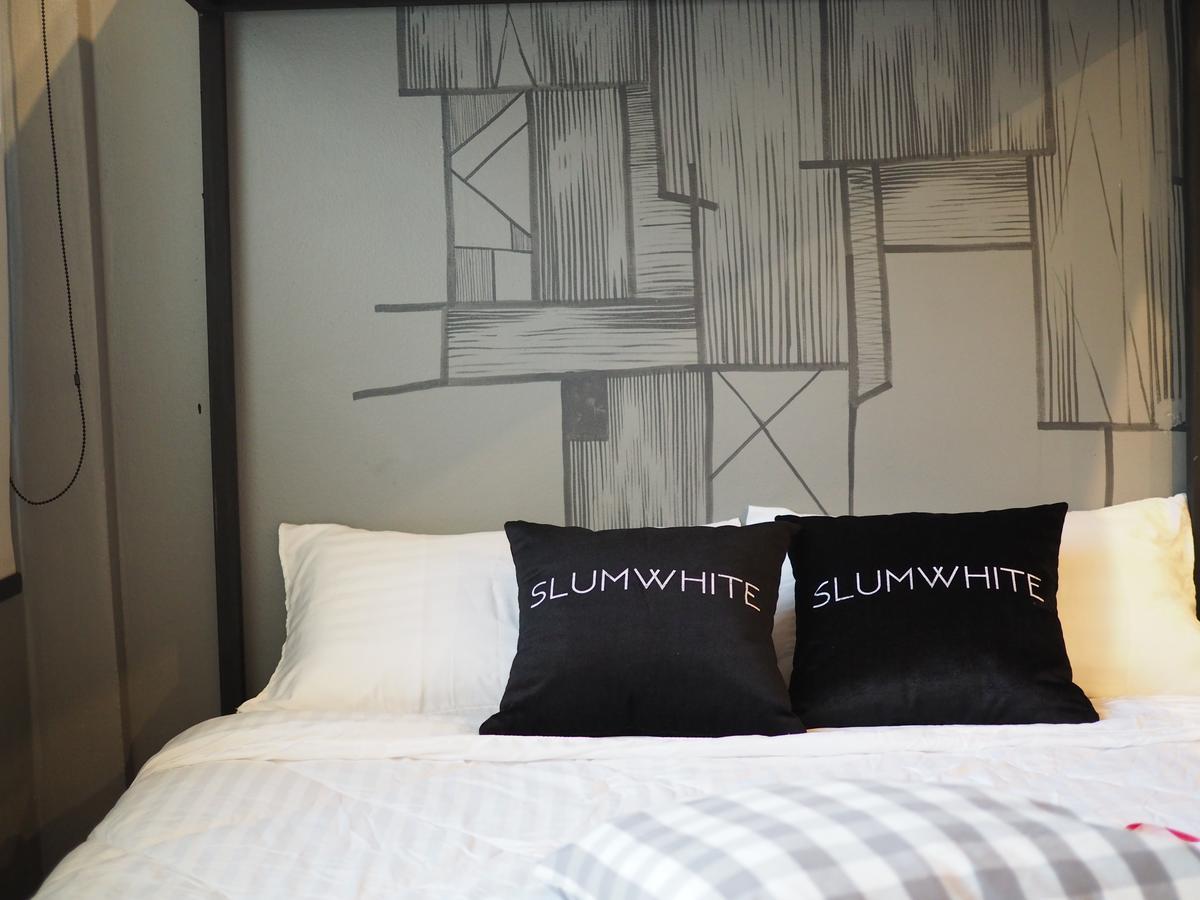 Slumwhite * Bangkok